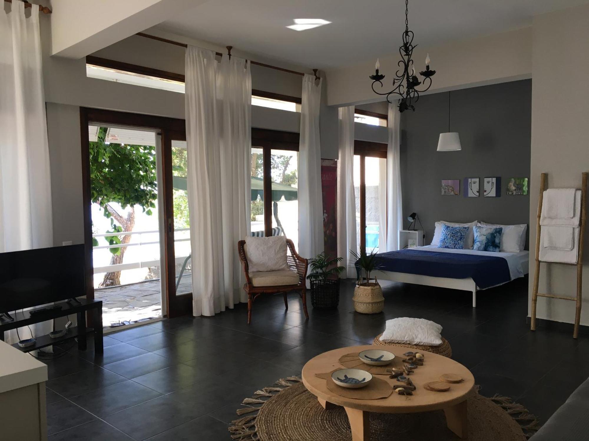 Secret Bay Apartment Palaiontsiflikion Exterior photo
